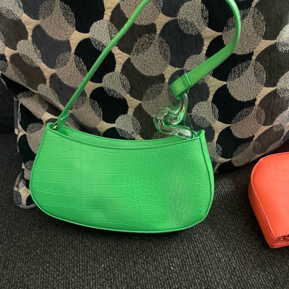 Lime Green Shoulder bag - Picture 2 of 3